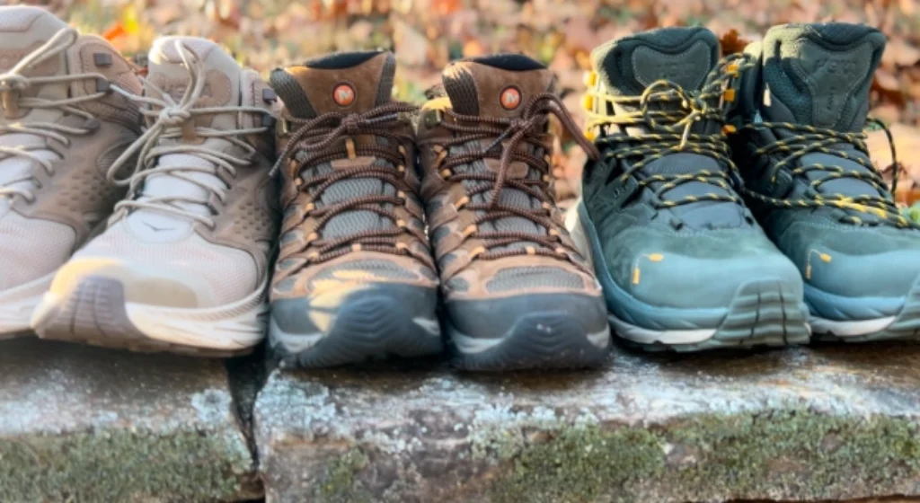 blog-img-1733083424805 hiking boots aligned next to each other