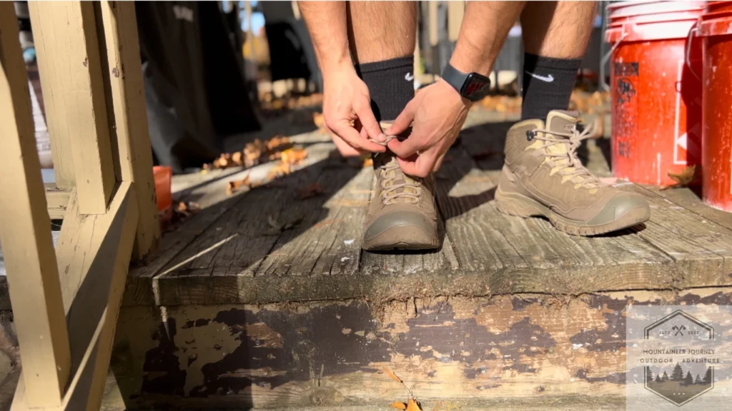 The Keen Targhee IV are the perfect example of a mid weight hiking boot. Tying the targhee iv on a deck