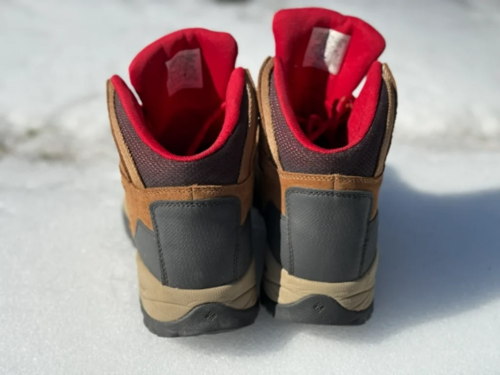 blog-img-1740330977821 Heel View of the columbia Newton Ridge Plus II