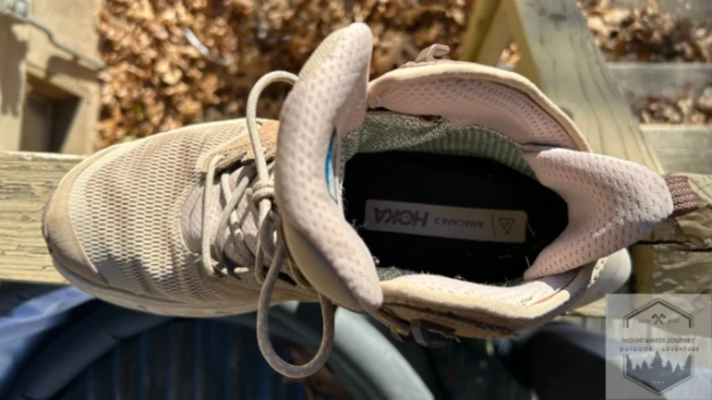 blog-img-1732997225767 example of a hiking sock liner in the hoka anacapa 2