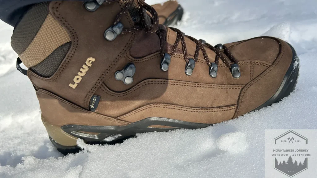 Side view of the Lowa Renegade GTX Mid