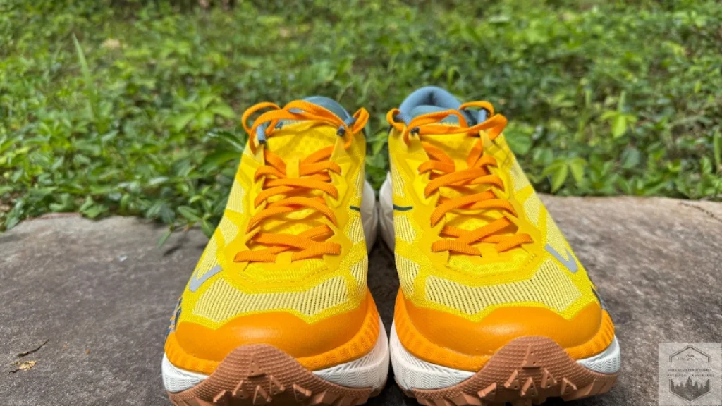 front view of the toe box