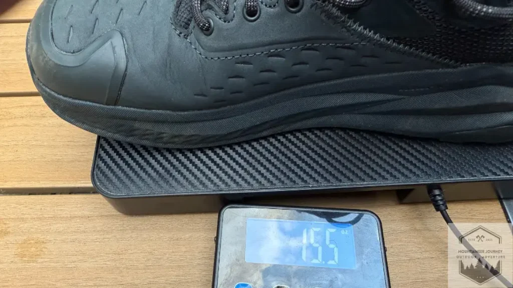 the altra olympus 6 weighing 15.5 ounces per shoe on our scale