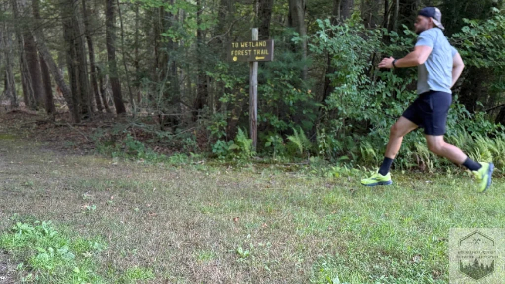 Turning the corner while testing out the Brooks Cascadoa 19