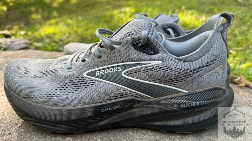 Side view of the glycerin 22 on a wall