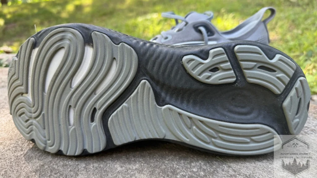 outsole view of the brooks glycerin 22