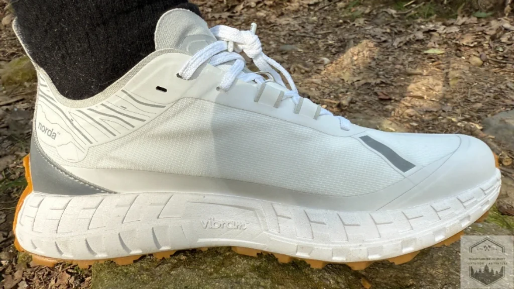 Side view of the dyneema upper