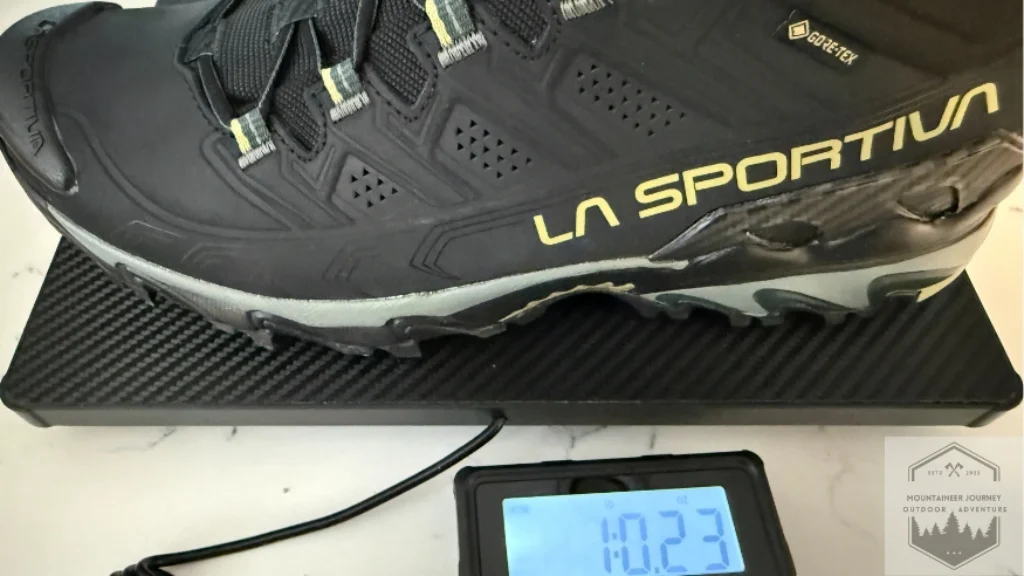 Ultra Raptor II weighing 18 oz on our scale