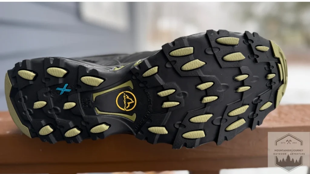 View of the lugs frixon 2.0 outsole