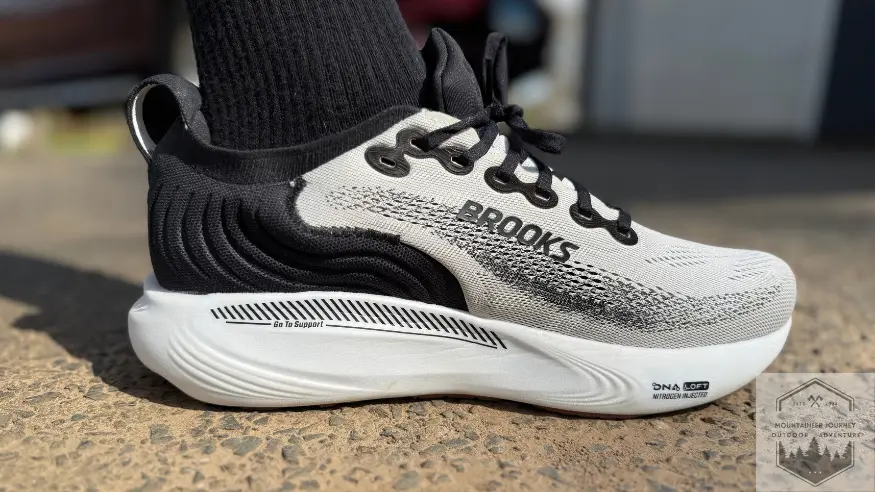 Brooks Adrenaline GTS 25 side view