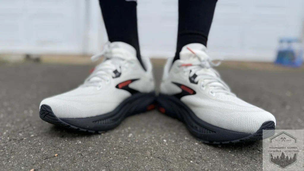 Full front view of Brooks Ghost 18