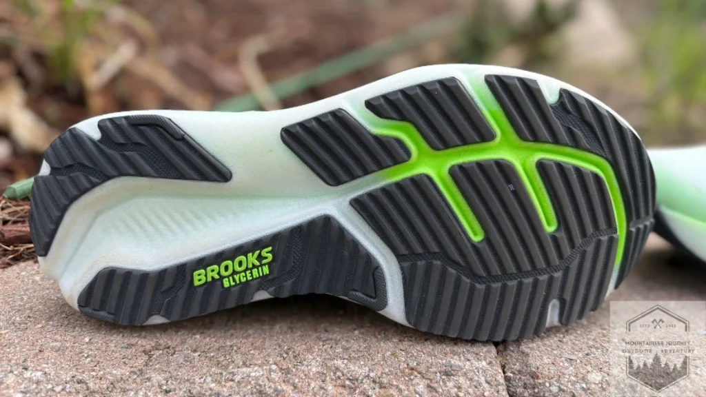 View of oblique cut traction zones on Glycerin